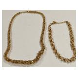431 - COSTUME JEWELRY NECKLACE & BRACELET (A45)