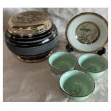 B - MIXED LOT OF COLLECTIBLES (F88)