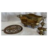 B - MIXED LOT OF BRASS COLLECTIBLES (C26)