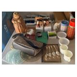 M - VINTAGE HOUSEHOLD COLLECTIBLES ASSORTMENT