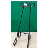 43 - METAL DISPLAY STAND (P46)