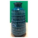 43 - THREE HANDS CERAMIC VASE (S12)