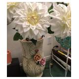 Q - CAPODIMONTE-STYLE VASE WITH FAUX FLOWERS (L76)