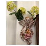Q - CAPODIMONTE-STYLE WALL VASE WITH FAUX FLOWERS