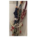 Q - UMBRELLA STAND WITH UMBRELLAS (L26)
