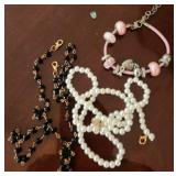 Q - COSTUME JEWELRY NECKLACES