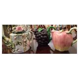Q - LOT OF THREE COLLECTIBLE TEA POTS (L??)