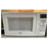 Q - WHIRLPOOL MICROWAVE OVEN (K17)