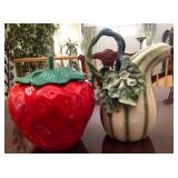 Q - STRAWBERRY COOKIE JAR & GOURD POITCHER (L69)