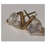 Q - PAIR OF 14K GOLD EARRINGS 1.67GRAMS (J4)