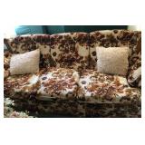Q - FLORAL-PATTERN THREE-CUSHION SOFA (M70)