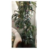 Q - FAUX TREE IN BASKET 6FT T (L42)