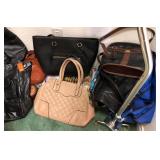 Q - MIXED LOT OF PURSES & TOTES (M63)