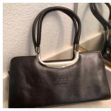 Q - GUCCI LEATHER HANDBAG (M33)
