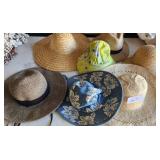 Q - ASSORTED WOMENS HATS(G71)
