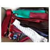D - MIXED LOT OF MEN'S TIES (K156)
