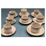 488 - MIXED LOT OF TEACUPS & SAUCERS (D296)