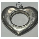 STERLING SILVER HEART PENDANT 5.6 GRS