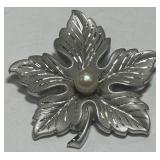 STERLING SILVER MAPLE LEAF BROOCH 9.5 GRS