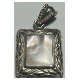 STERLING SILVER MOTHER OF PEARL PENDANT 11.6 GRS