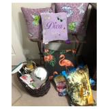 Z - MIXED LOT OF ACCENT PILLOWS, COLLECTIBLES (R43