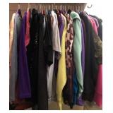 Z - MIXED LOT OF WOMEN'S JACKETS/SWEATERS (M46)