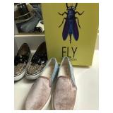 Z - TWO PAIR OF WOMEN'S SHOES (M99)