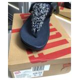 Z - PAIR OF WOMEN'S SANDALS SIZE 5 (M31)