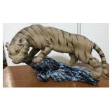 Z - PORCELAIN TIGER FIGURINE (M217)