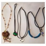 Z - LOT OF COSTUME JEWELRY NECKLACES (J77)