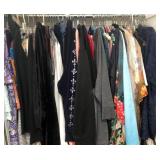 Z - MIXED LOT OF WOMEN'S CLOTHING (P26)