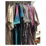 Z - MIXED LOT OF WOMEN'S CLOTHING (ML)