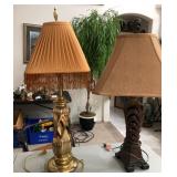 Z - TWO VINTAGE TABLE LAMPS (K118)
