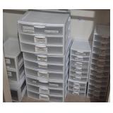 Z - LOT OF PLASTIC ORGANIZER CHESTS (O2)