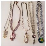 Z - LOT OF COSTUME JEWELRY NECKLACES (J69)
