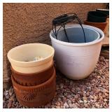 Z - MIXED LOT OF PLANTER POTS