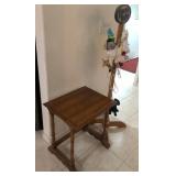 Z - BEAN POLE & SMALL TABLE (P74)