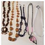 Z - LOT OF COSTUME JEWELRY  NECKLACES (J85)