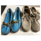 Z - TWO PAIR WOMEN'S SHOES (M92)