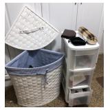 Z - WICKER HAMPER, STORAGE CHEST WITH CONTENTS