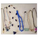 Z - LOT OF COSTUME JEWELRY NECKLACES (J67)