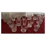 Z - MIXED VINTAGE COLLECTIBLE GLASSWARE (E70)