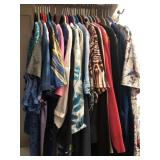 Z - MIXED LOT OF WOMEN'S CLOTHING (M3)