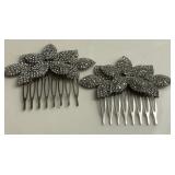 Z - PAIR OF SPARKLY HAIR COMBS (M40)