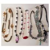 Z - MIXED LOT OF COSTUME JEWELRY NECKLACES (J73)