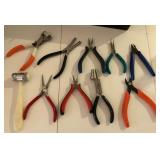 Z - LOT OF JEWELRY MAKING HAND TOOLS (J287)
