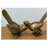 Z - TWO VINTAGE BRASS BIRDS (M140)