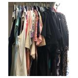 Z - MIXED LOT OF WOMEN'S CLOTHING (M14)