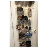 Z - LOT OF WOMEN'S SHOES SIZE 5 (P46)