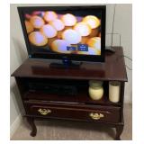 Z - SIDE TABLE WITH CONTENTS & JVC 21.5' TV (R24)